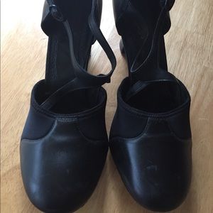 Capezio dance shoes 2.5” heel